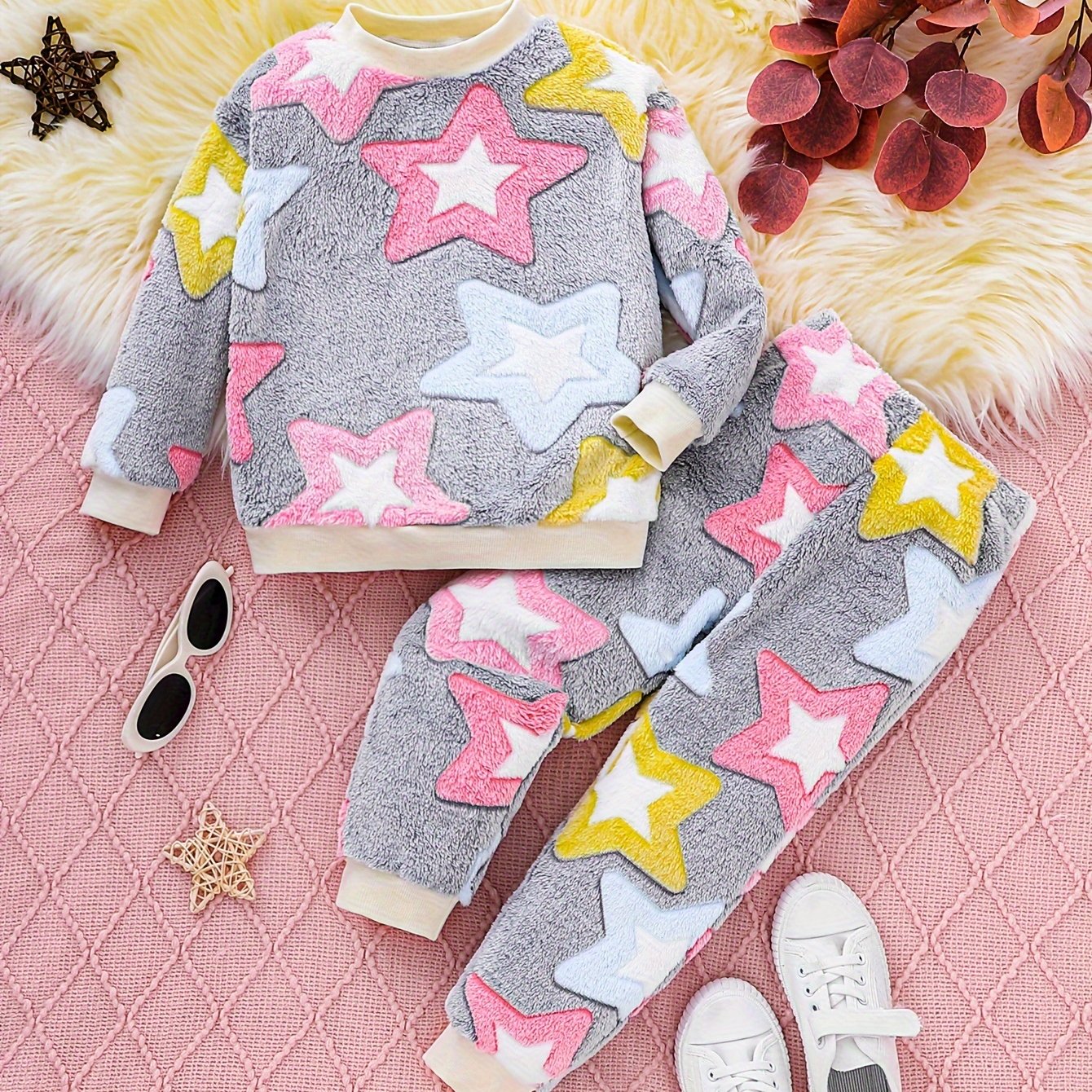 Cozy Girls' Fleece-Lined Star Pattern Pajama Set - Long Sleeve & Pants, Warm & Comfortable Casual Home Wear for Autumn/Winter, Machine Washable, Polyester
