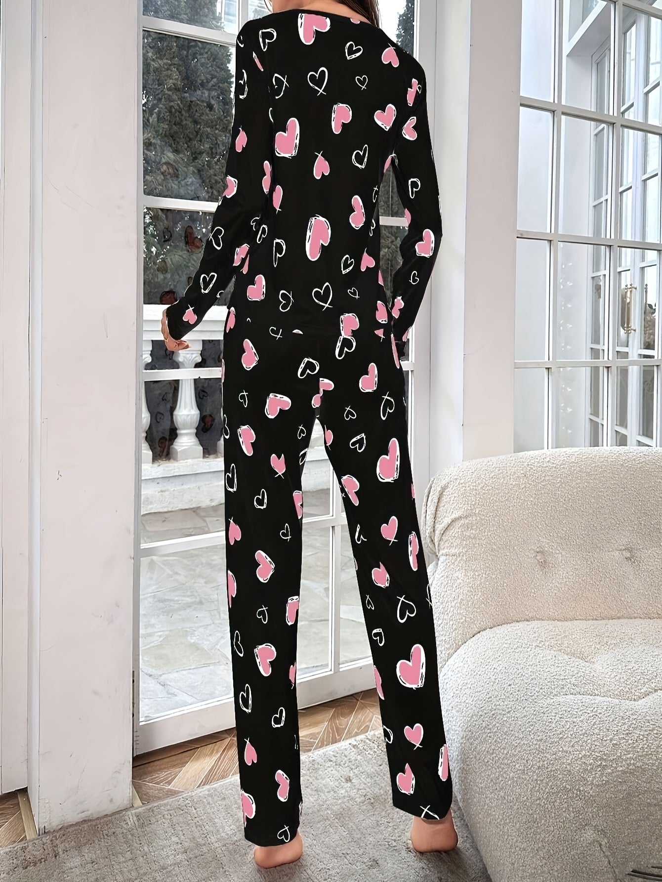 Heart Print Polyester Pajama Set for Teens - Mature Style Crew Neck Top with Slight Stretch, Knit Fabric Regular Fit Lounge Wear for All Seasons (95% Polyester, 5% Elastane)