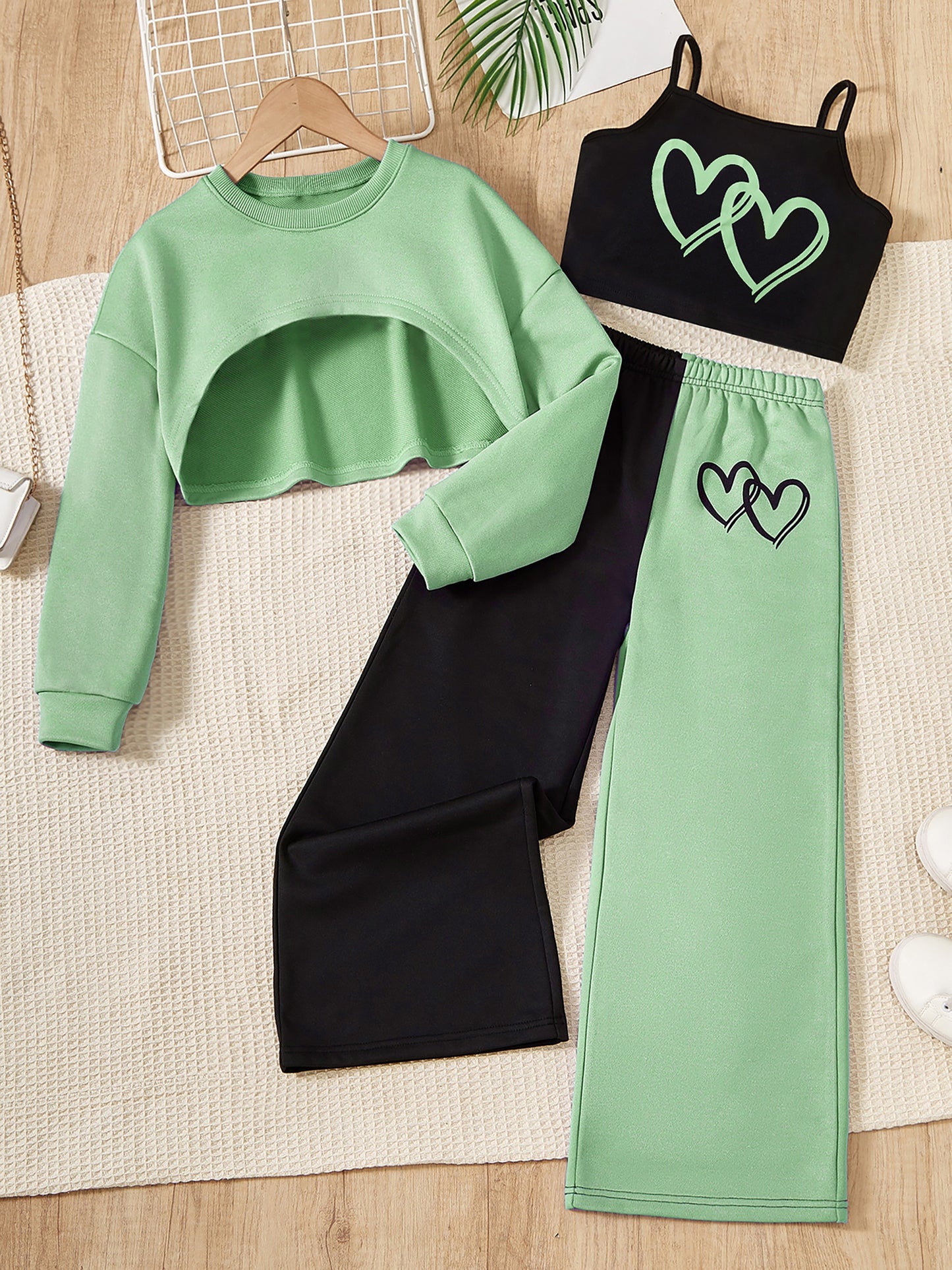 Conjunto para niña: camisola con estampado de corazones, top de manga larga y pantalón de exterior con bloques de color. Conjunto informal de 3 piezas para primavera y otoño. Regalo.