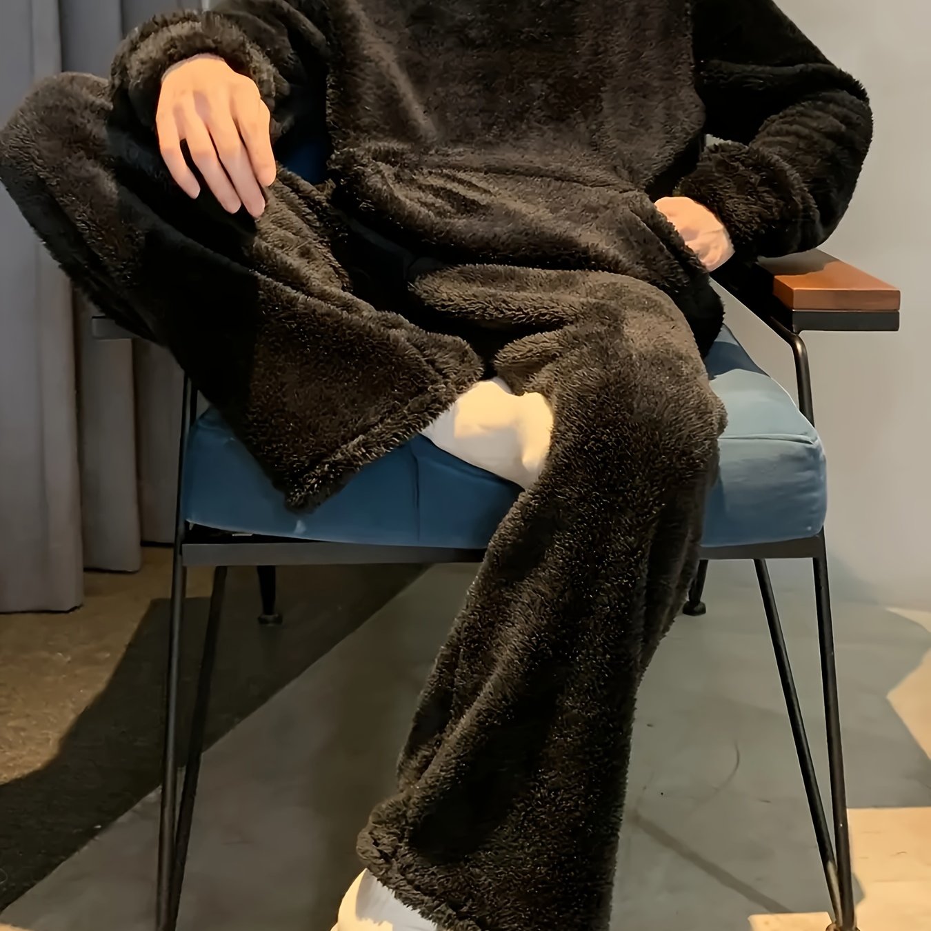 1set Men'S Casual Fleece Pajama Set - Cozy Flannel Loungewear with Hooded Long Sleeve Top and Loose Pants, Solid Color, Polyester, Knitted Fabric, with Pockets, Regular Fit for Autumn/Winter