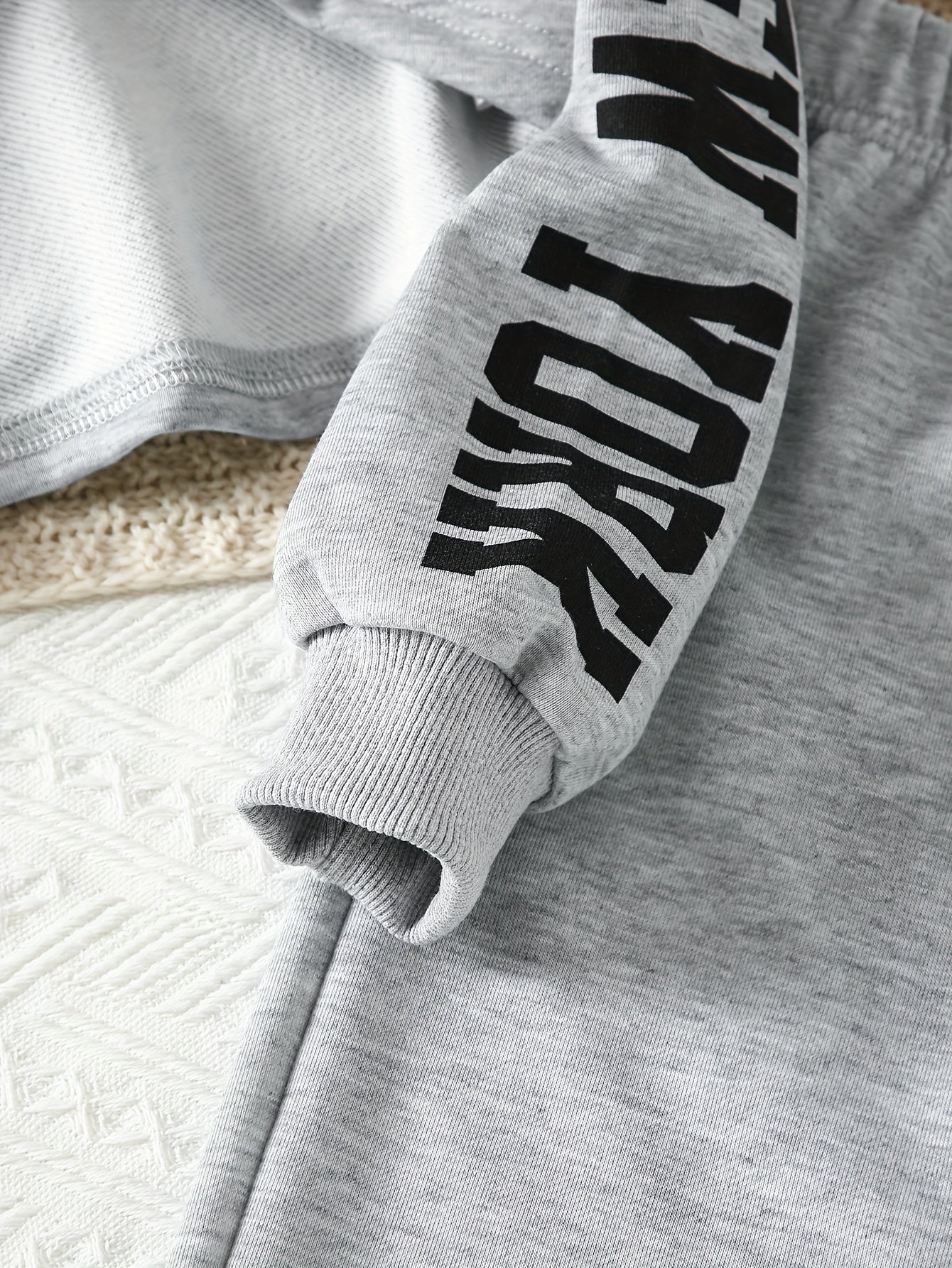 Girls' 3pcs Fashion Outfit, Short Hoodie and Tank Top with Athletic Pants Set, New York Print Casual Long Sleeve Top, Kids Spring/Summer/Autumn/Winter Clothing, Knitted Fabric, Stretchy, Letter Pattern, Regular Fit, Polyester