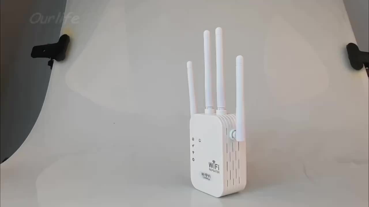 Momotor WiFi Booster, 1200Mbps Dual-Band 2.4 &amp; 5GHz, Strong Signal Penetration for Up to 35 Devices, 4 High-Gain Antennas for 360° Coverage, Ethernet Port, 1-Tap Setup for Home, Office, Cafes - European Standard Plug