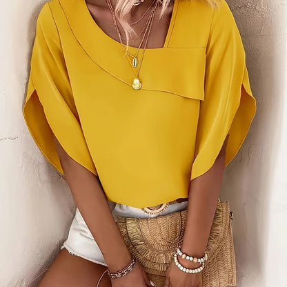 Blusa de color liso con escote asimétrico, dobladillo recto y mangas con volantes