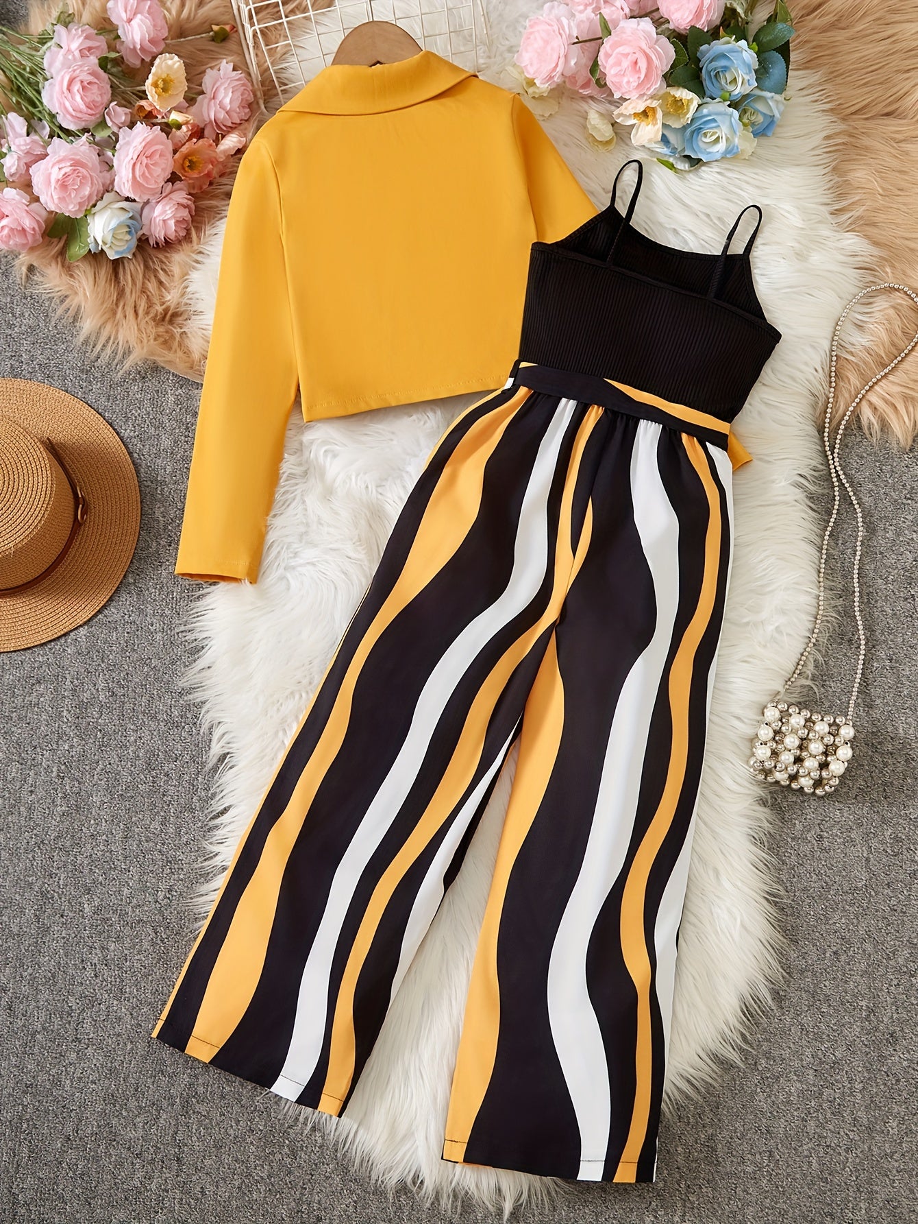 Conjunto de niña: Blazer corto de manga larga + camisola + mono de rayas. Incluye cinturón [patrón de rayas aleatorio] y ropa de exterior.