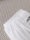 Conjunto de sudadera con capucha y pantalones de manga larga con estampado de letras "Love Dad and Mom" ​​de dos piezas para niños pequeños, ideal para exteriores.