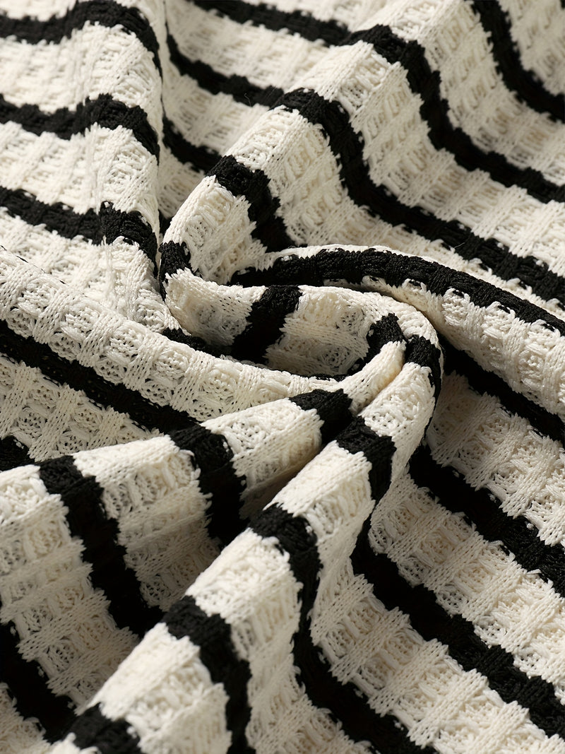 Summer New Arrival Plus Size Women's V-Neck Striped Top and Shorts Set