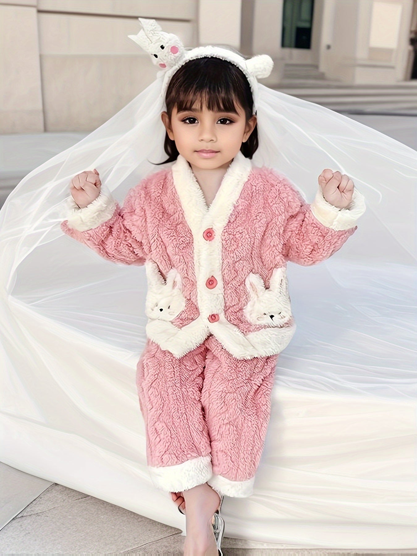 Coral Fleece Pajamas Set, Thickened And Warm Homewear for Girls.