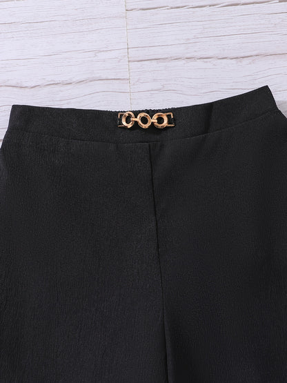 Conjunto elegante de 2 piezas para niña: camiseta de manga larga y pantalón recto con detalle de cadena metálica. Perfecto para otoño/invierno. Lavable a máquina. Ideal para exteriores.