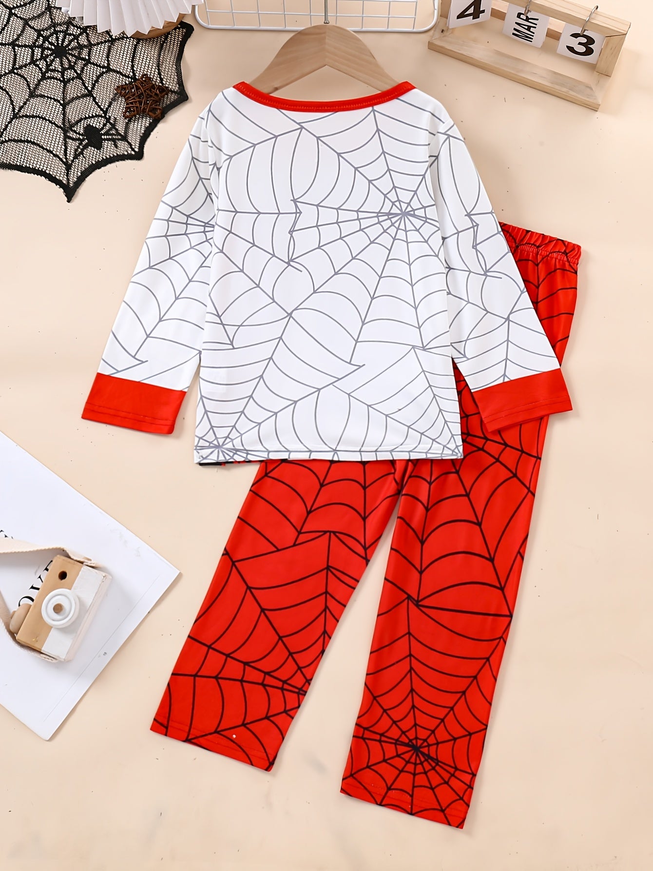 Boys' Cozy Spider Web Cartoon Print Long Sleeve & Pants Set - Flame Retardant, Stretchy Polyester Blend for Fall/Winter