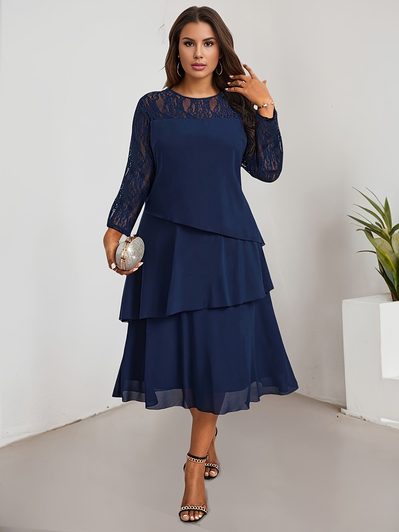 Vestido midi elegante de talla grande, poliéster, cuello redondo, manga larga, corte entallado y acampanado, con detalle de encaje en contraste, para primavera/otoño.
